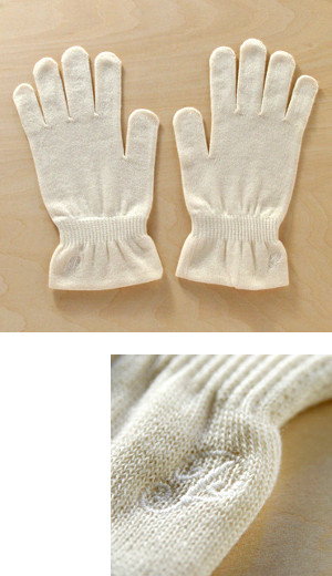【プリスティン】刺繍付き保湿手袋