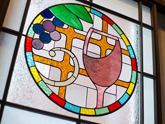 stained_glass_w331.jpg